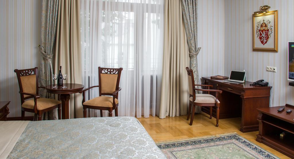 Villa Stanislavskyi Hotel Lviv Exterior foto