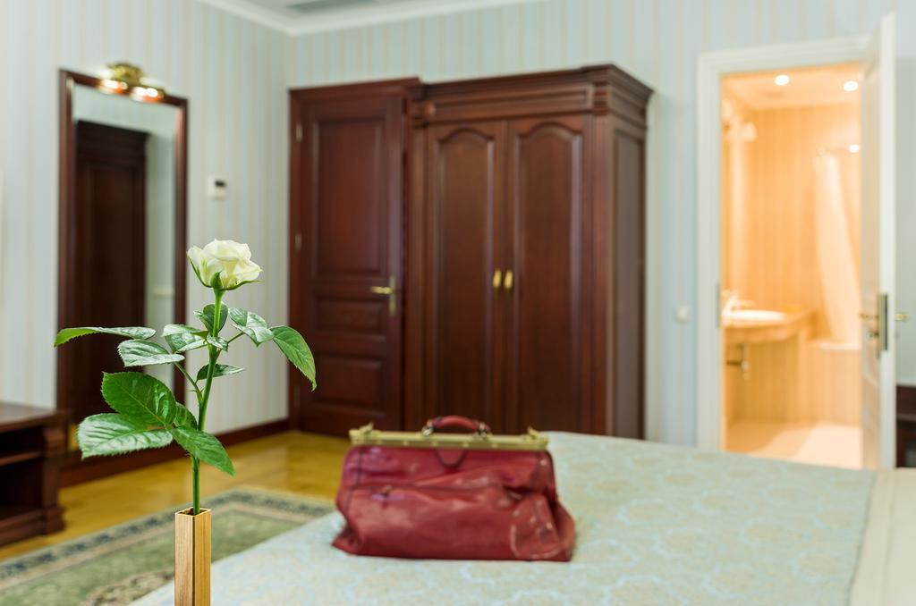 Villa Stanislavskyi Hotel Lviv Exterior foto