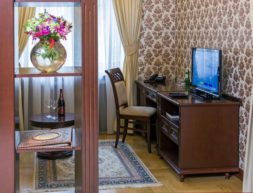 Villa Stanislavskyi Hotel Lviv Exterior foto