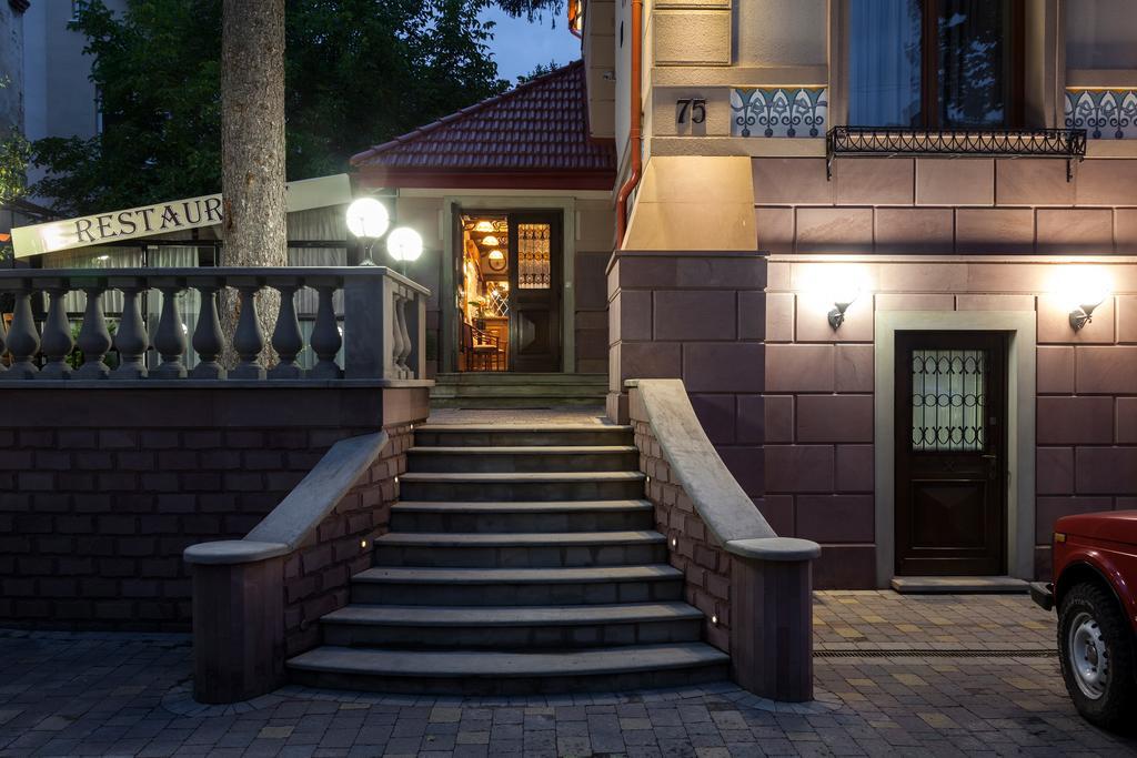 Villa Stanislavskyi Hotel Lviv Exterior foto